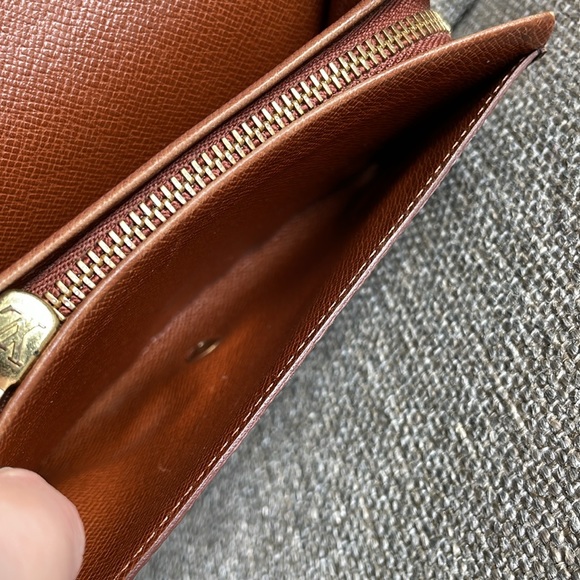 Louis Vuitton | Monogram Canvas Tressor Short Compact Wallet - Picture 11 of 16